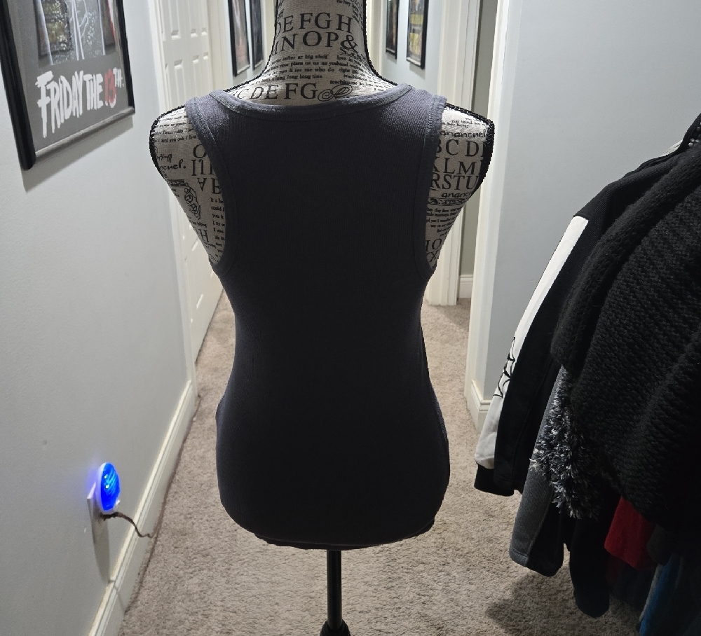 Active Basic Fitted Buttoned Tank Tops - image 8